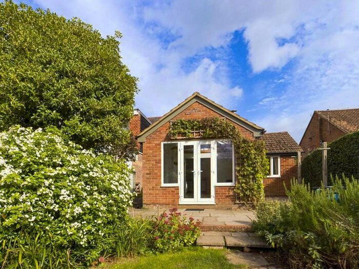 3 Bedroom Bungalow To Rent In Hilden Park Road, Hildenborough, Tonbridge, TN11