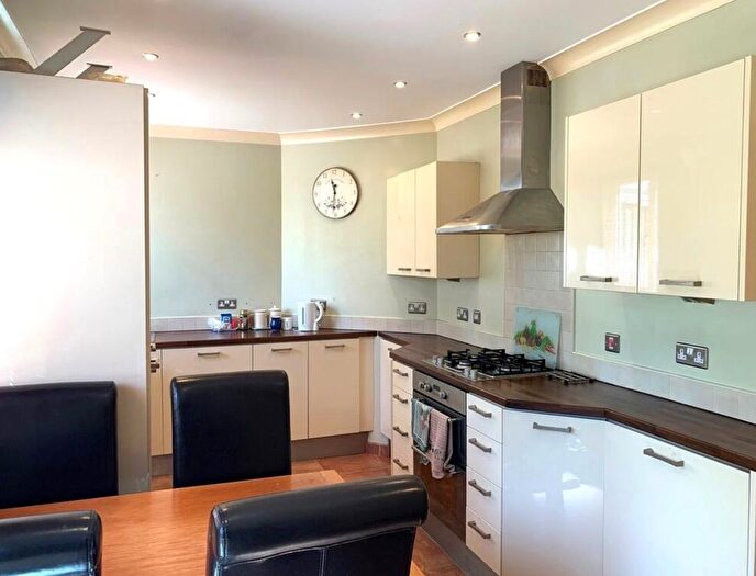 3 Bedroom Semi Detached House To Rent In Haven Avenue, Stoke-On-Trent, ST6