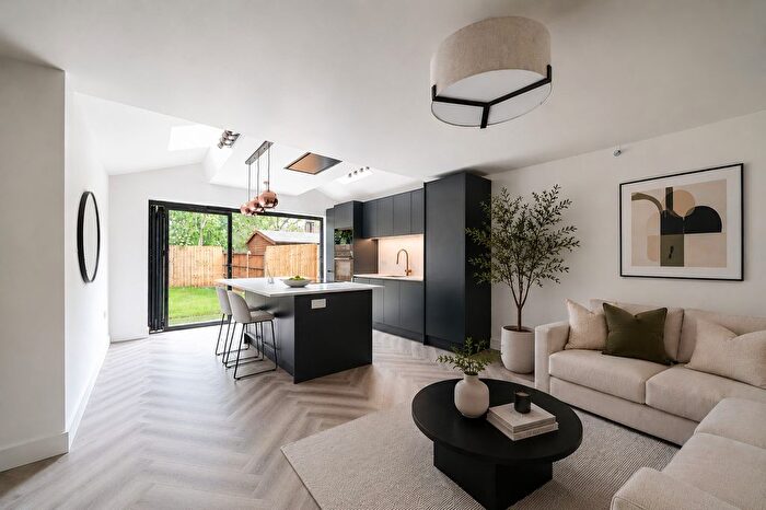 2 Bedroom Flat For Sale In Minet Gardens, London, NW10