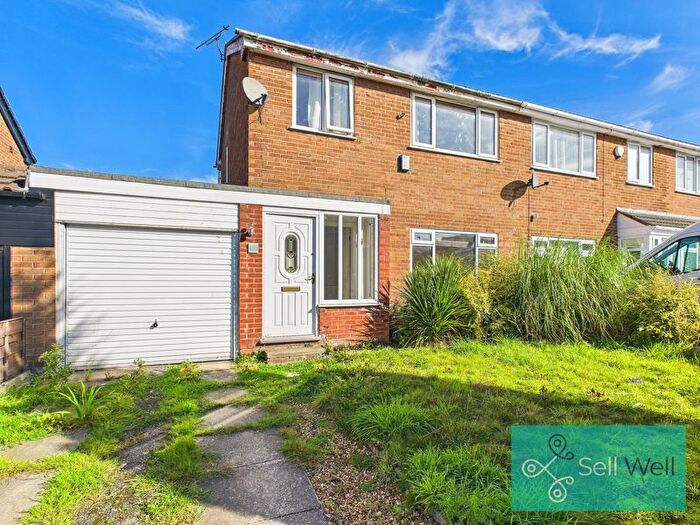 3 Bedroom Semi-Detached House For Sale In Springclough Drive, Worsley, Manchester, M28