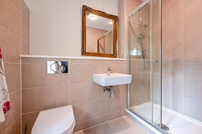 3 Bedroom Flat To Rent In Pemberton Gardens, Tufnell Park, London, N19