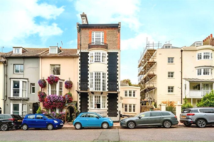 2 Bedroom Flat To Rent In Upper Rock Gardens, Brighton, East Sussex, BN2