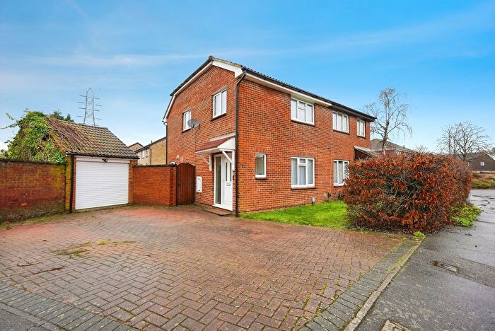 3 Bedroom Semi Detached House For Sale In Lakemead, Ashford, TN23