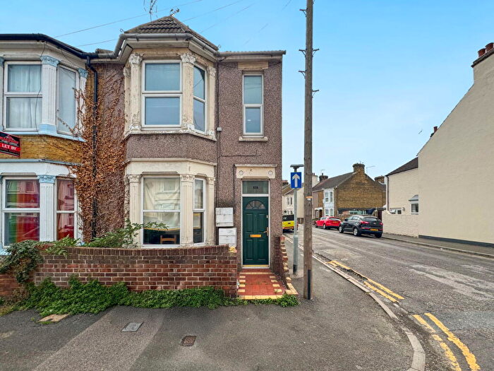 2 Bedroom Maisonette For Sale In Alexandra Road, Sheerness, ME12