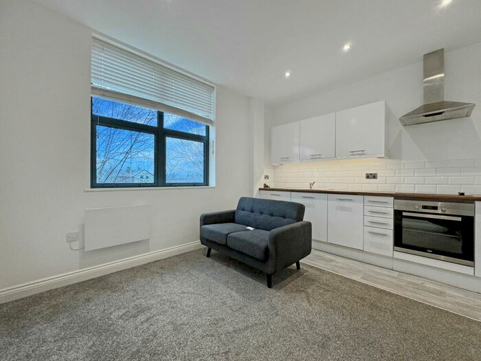 Studio To Rent In Fairway Court, Elland Road, Leeds, LS11