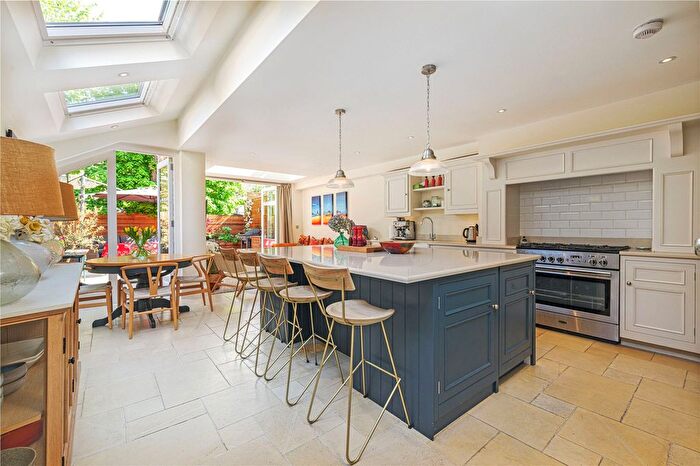 4 Bedroom Semi-Detached House For Sale In Klea Avenue, London, SW4