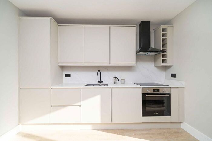 2 Bedroom Flat For Sale In Elm Grove, Wimbledon, SW19