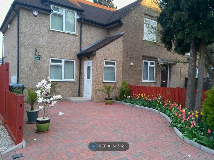 2 Bedroom End Of Terrace House To Rent In St. Georges Road, Watford, WD24