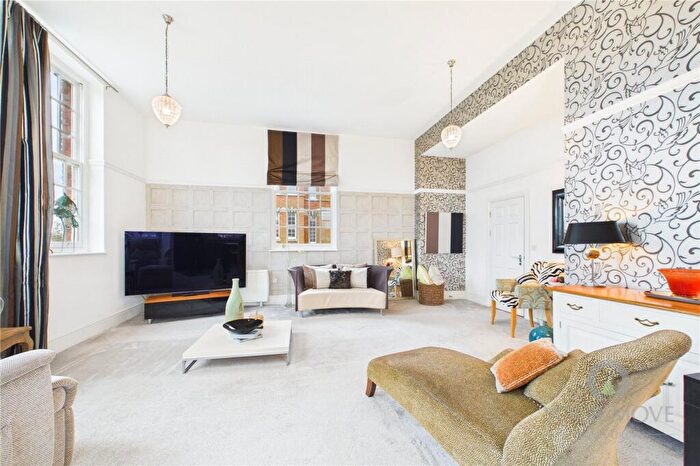 3 Bedroom Flat For Sale In South Meadow Road, St Crispins, Northampton, Northamptonshire, NN5