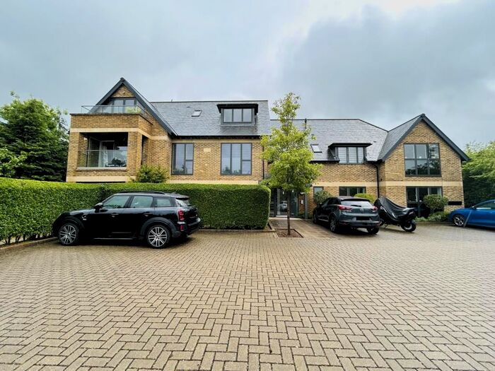 2 Bedroom Flat To Rent In Cumnor Hill, Botley, OX2