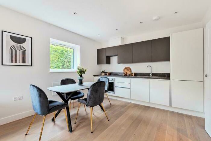 2 Bedroom Apartment To Rent In Botley, Oxford, OX2