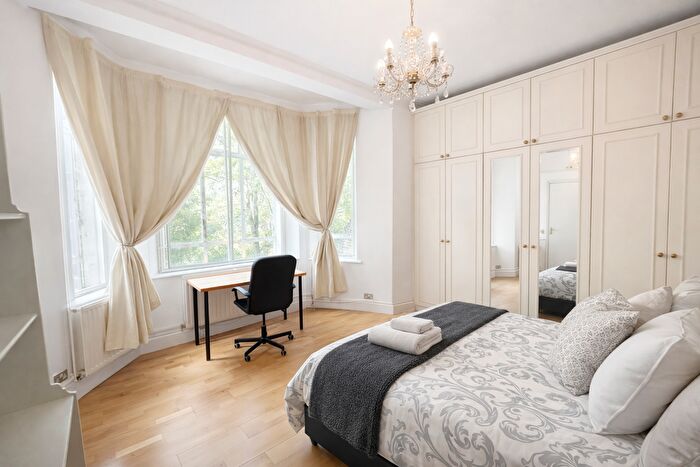 Studio To Rent In Cromwell Road, London, SW5