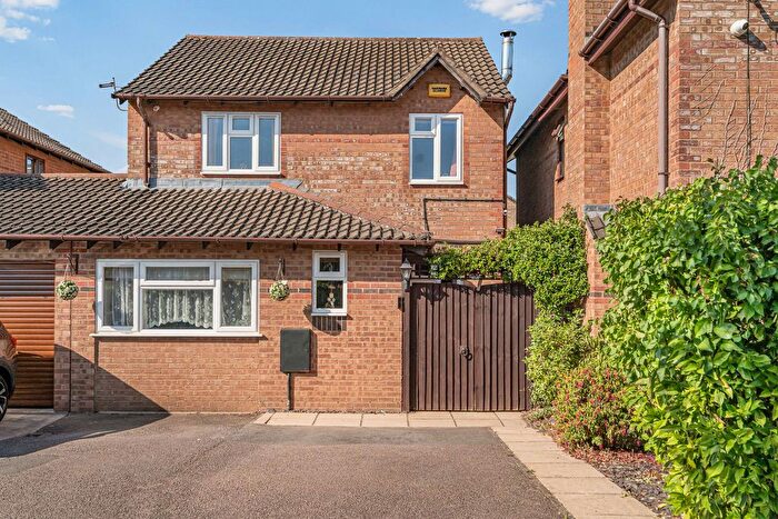 3 Bedroom Detached House For Sale In Hornbeam Road, Bicester, OX26