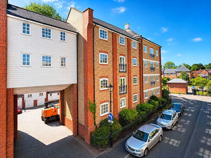 2 Bedroom Flat For Sale In Albany Gardens, Colchester, CO2
