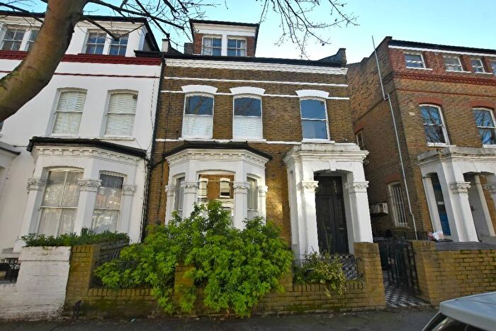 3 Bedroom Flat To Rent In Gloucester Drive, London, N4