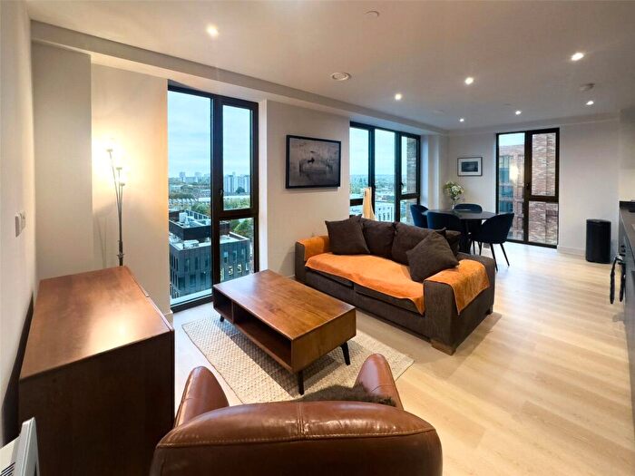 2 Bedroom Apartment To Rent In Waterhouse Tower, Manchester, M3