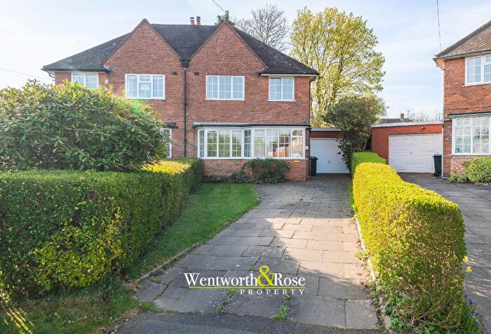 4 Bedroom Semi Detached House To Rent In Iris Close, Selly Oak, Birmingham, B29
