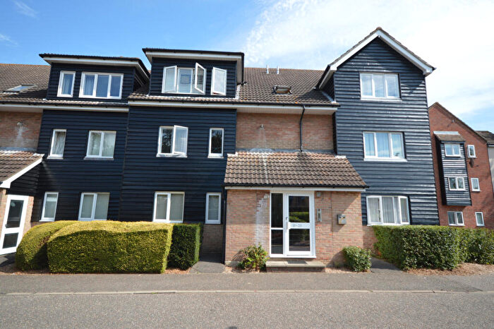 2 Bedroom Flat To Rent In Brooklands Walk, CM2