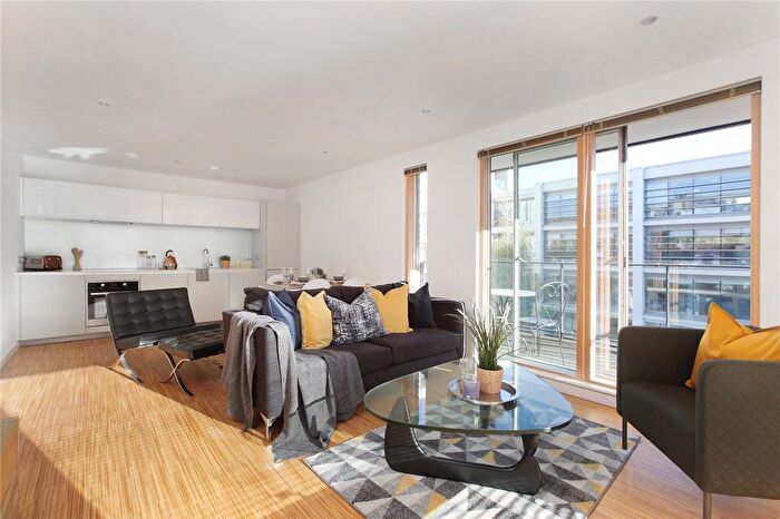 2 Bedroom Flat To Rent In Wingate Square, Clapham, SW4