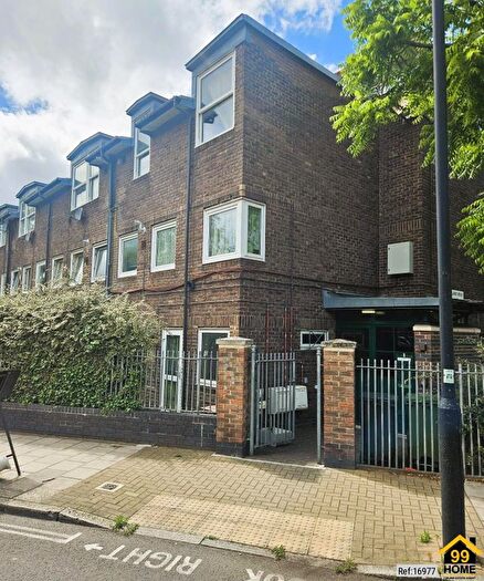 1 Bedroom Flat For Sale In Loughborough Park, Brxton, London, SW9