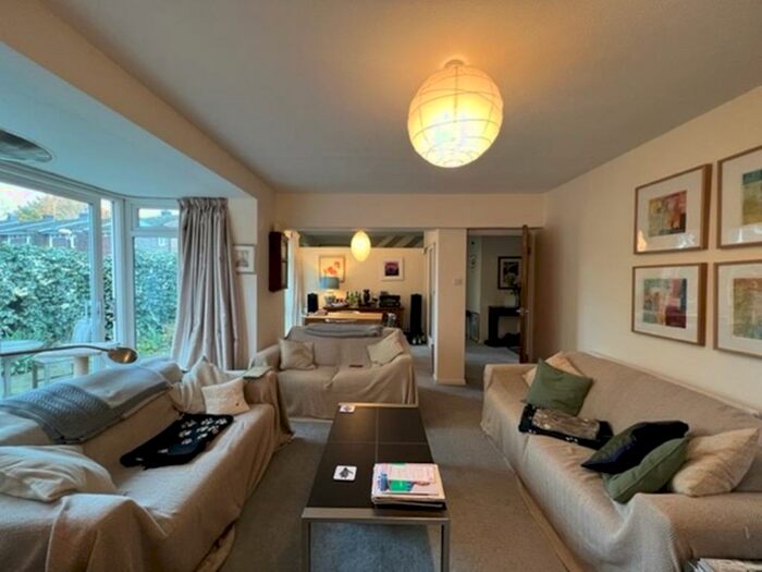 3 Bedroom Semi-Detached House To Rent In Courtmead Close, Herne Hill, London, SE24