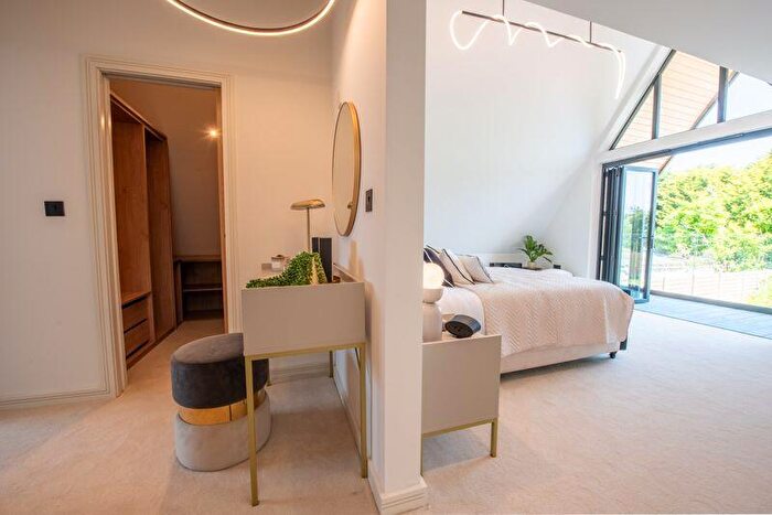 5 Bedroom Detached House For Sale In Kings Avenue, Sandwich Bay, CT13