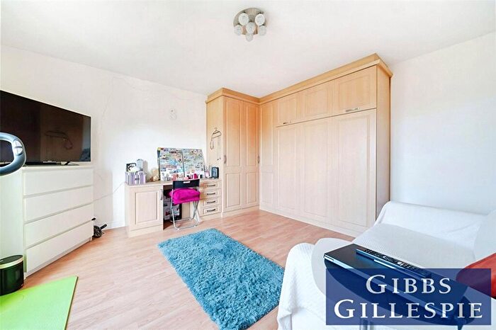 Studio To Rent In Abbeyfields Close, London, NW10