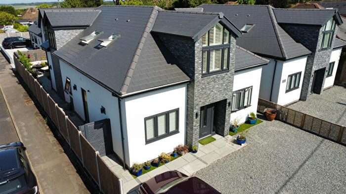 4 Bedroom Detached House For Sale In White Hill Road, Meopham, Gravesend, DA13