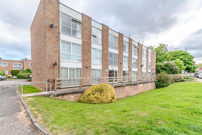 2 Bedroom Flat For Sale In Pontypridd Road, Barry, CF62