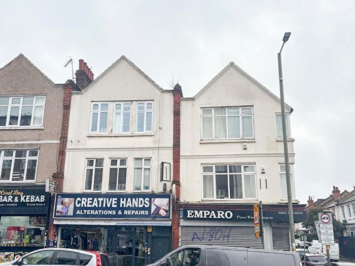 2 Bedroom Flat For Sale In Cricklewood Lane, London, NW2