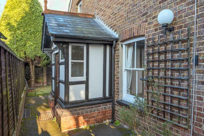 3 Bedroom Terraced House To Rent In Sunninghill, Ascot, SL5