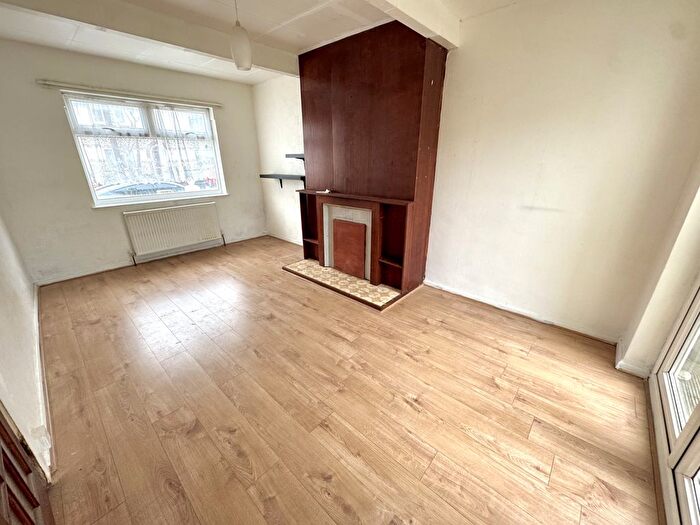 3 Bedroom Semi-detached House To Rent In Longridge Lane, Southall, UB1