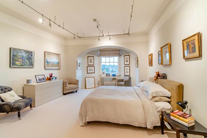 6 Bedroom Terraced House To Rent In St. Georges Square, Stamford, Lincolnshire, PE9