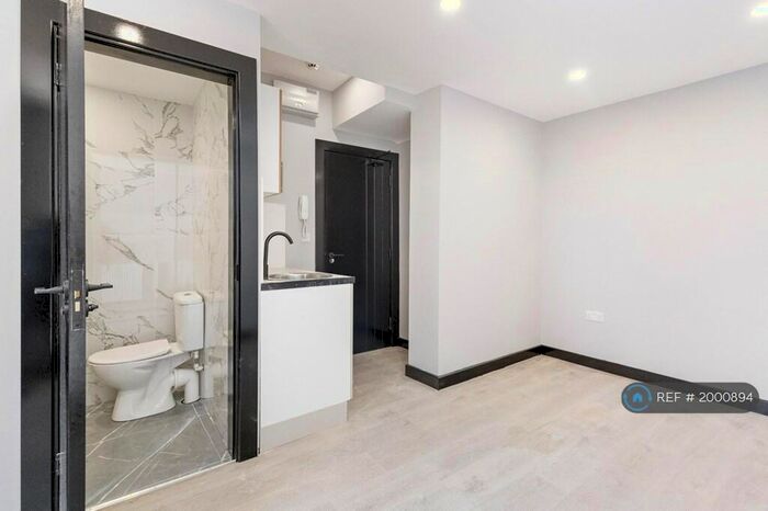 Studio To Rent In Taunton Close, Sutton, SM3