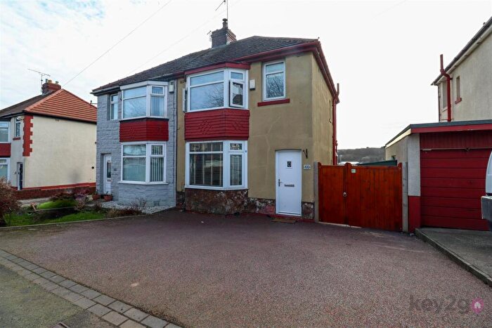 3 Bedroom Semi Detached House To Rent In Hollinsend Road, S12