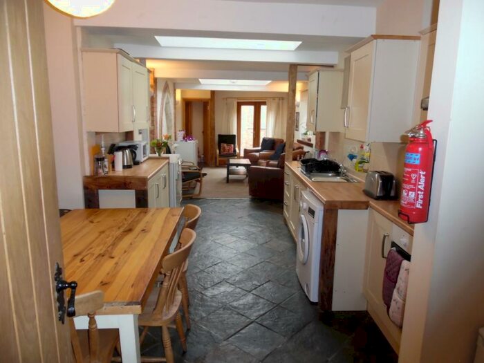 4 Bedroom Terraced House To Rent In Cranstoun Street, Town Centre, NN1
