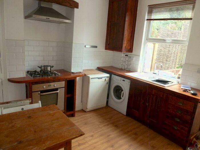 3 Bedroom Terraced House To Rent In Valley Road, S8