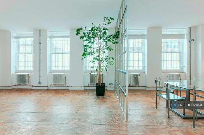 3 Bedroom Flat To Rent In Tudor Road, London, E9