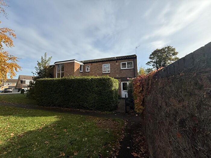 2 Bedroom Apartment For Sale In Tenby Close, Cambridge, CB1