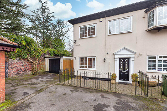 3 Bedroom End Of Terrace House For Sale In Redcot Court, Manchester, M45