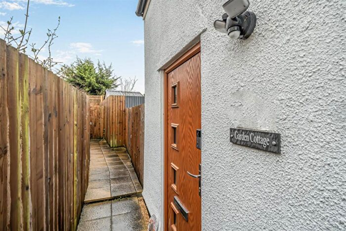 1 Bedroom Cottage For Sale In B Bath Road, Keynsham, Bristol, BS31