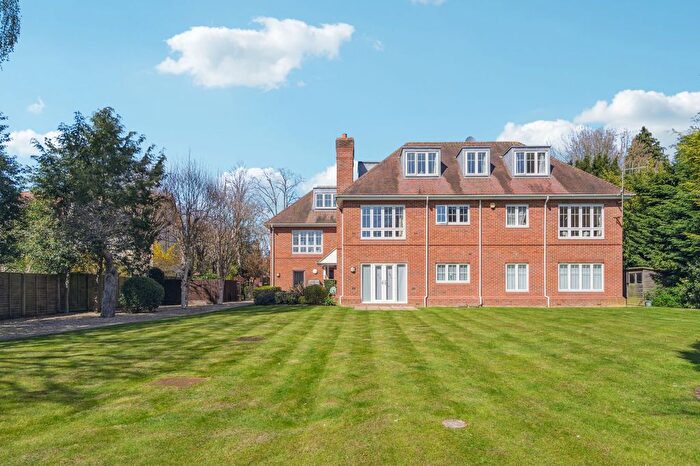 2 Bedroom Flat For Sale In Ledborough Lane, Beaconsfield, HP9