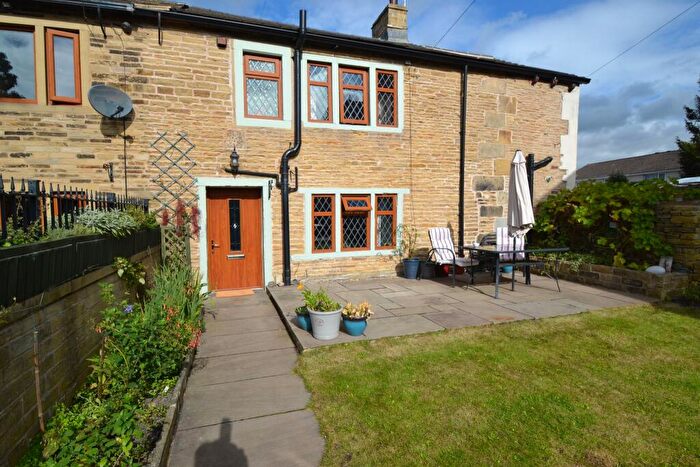 3 Bedroom Cottage For Sale In Snowden Road, Wrose, BD18