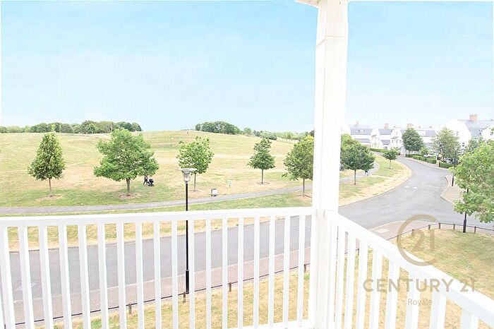 2 Bedroom Flat To Rent In Beaumont Drive Worcester Park, KT4