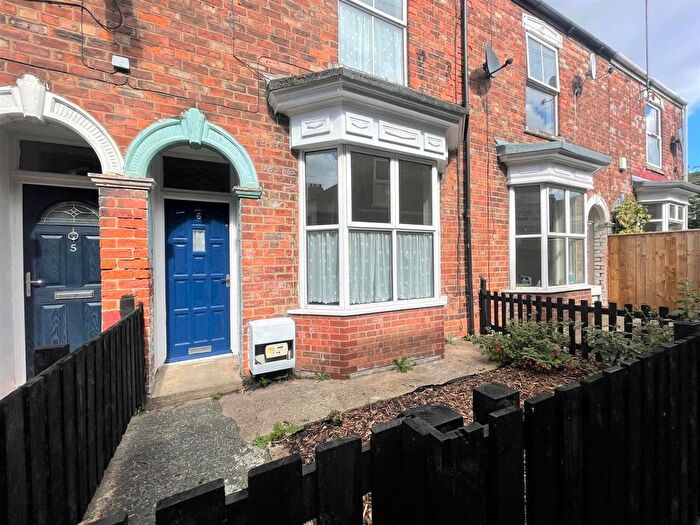 2 Bedroom Terraced House To Rent In Clifton Gardens, St. Georges Road, Hull, HU3