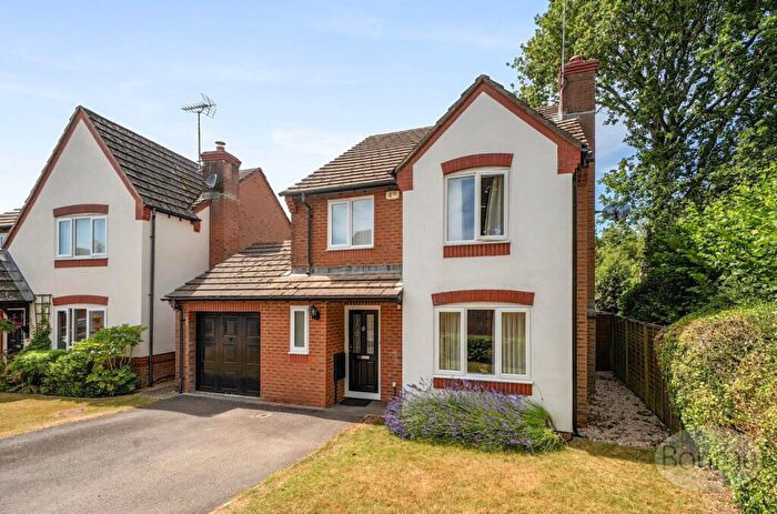 4 Bedroom Detached House For Sale In Upper Mount, Liss, Hampshire, GU33