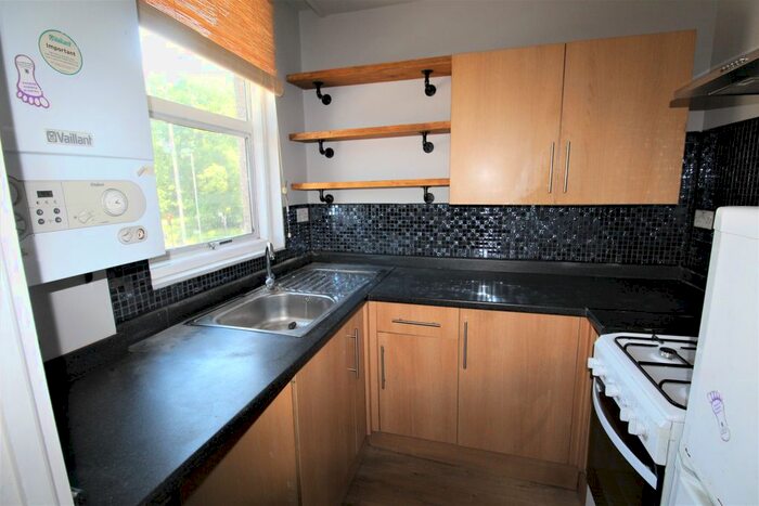 1 Bedroom Flat To Rent In The Drive, Ilford, IG1