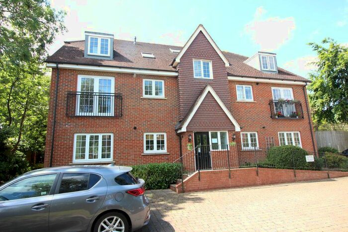 2 Bedroom Flat To Rent In Bournemead, Herkomer Road, Bushey, WD23