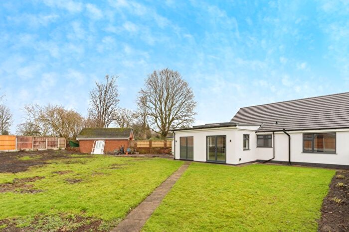 3 Bedroom Bungalow For Sale In Clive Avenue, Warrington, Cheshire, WA2