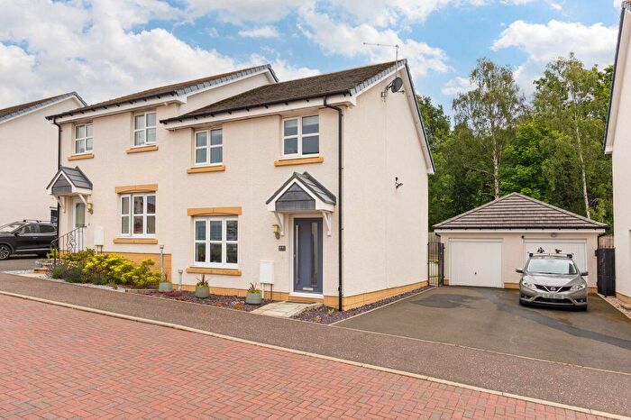 3 Bedroom Semi-Detached Villa For Sale In Kingsfield Drive, Newtongrange, EH22